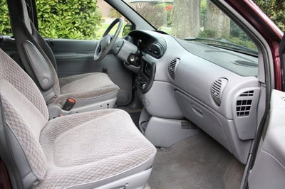 1999 Dodge Caravan Base