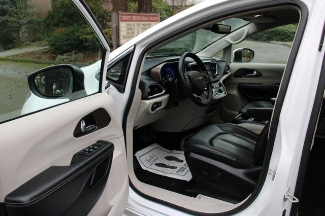 2020 Chrysler Voyager LXI