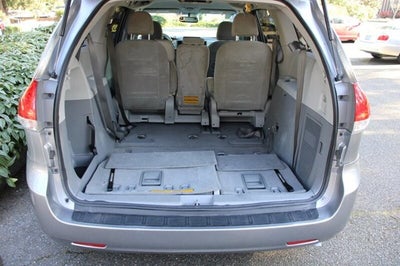 2011 Toyota Sienna LE 8-Passenger