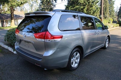 2011 Toyota Sienna LE 8-Passenger