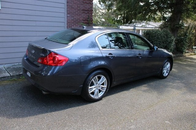 2011 INFINITI G25 Sedan x