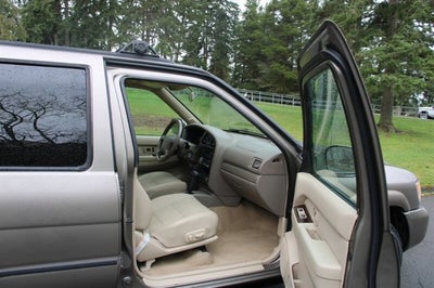 2001 Nissan Pathfinder LE