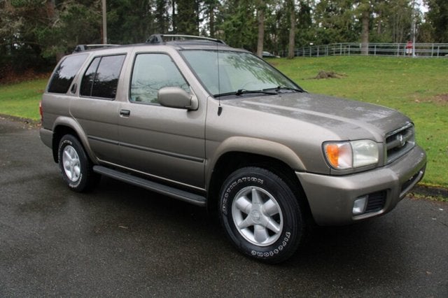 2001 Nissan Pathfinder LE